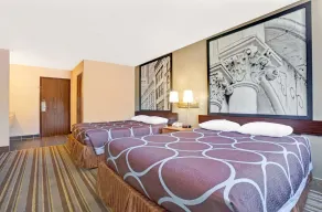 Super 8 by Wyndham Louisville Airport - Chambre