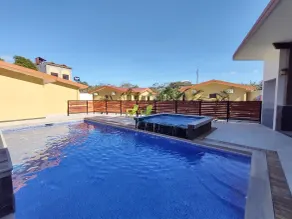 1 New modern 2 bed suite with shared pool - Piscine