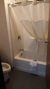 Pleasant Moose Lodge - Bathroom