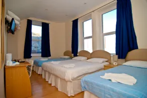 The Aqua - Room