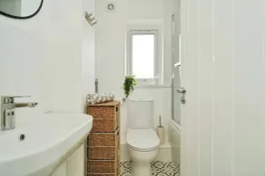 2-Bed House Near Bury Town Centre - Salle de bain