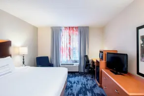 Fairfield Inn & Suites by Marriott Winnipeg - Room