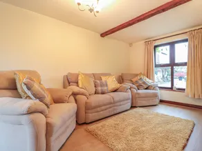 Berrys Place Farm Cottage - Living area