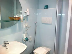 Hotel Gabbiano - Bathroom