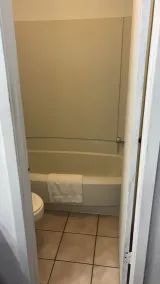 Americas Best Value Inn Brinkley - Badezimmer