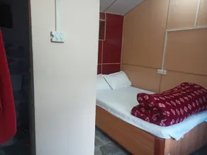 Nanda Devi Home Stay - Room