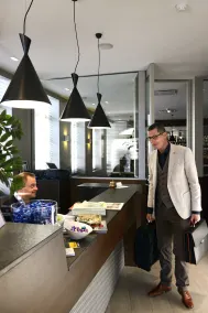 Square Hotel - Reception