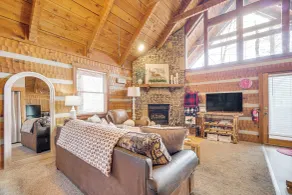 Honey Bear Pause: Rural Escape w/ Porch & Hot Tub! - Innvendig