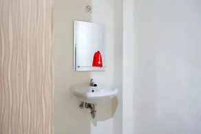RedDoorz near Living Plaza Purwokerto - Salle de bain