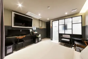 Plum Hotel - Chambre