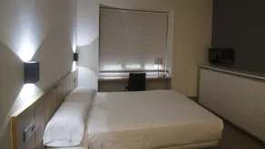 The Book Factory Hostel by gaiarooms - Chambre