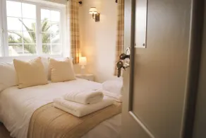 Lemon Tree Rooms - Newly Refurbished Coastal Stay - Habitación