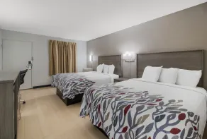 Red Roof Inn & Suites Jackson, TN - Chambre