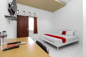 RedDoorz @ Jagakarsa 2 - Zimmer