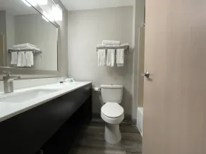 Clarion Pointe Fairborn near Wright Patterson AFB - Salle de bain