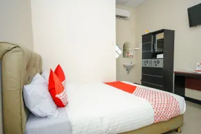 Wisma Merdeka Syariah RedPartner - Room