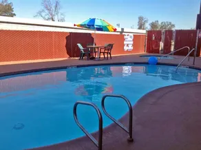 Studio 6 Suites Delano, CA - Pool