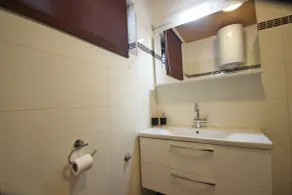 Appartement situé directement sur la mer, avec une vue imprenable et vue sur la mer - Salle de bain