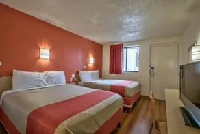 Loyalty Inn Tallahassee - Room