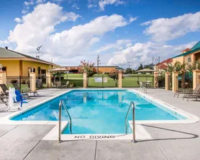 Quality Inn Macon West - Pool