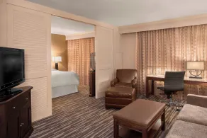 Sheraton Suites Akron Cuyahoga Falls - Chambre