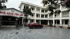 Văn Lâm Hotel - Restaurant