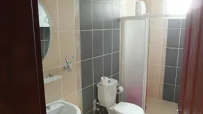 Spacious Family Villa in Lale Sitesi - Badezimmer