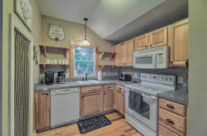 Pristine Cottage w/ Access to the Trent River - Interiør