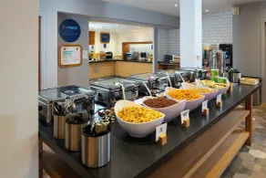 Holiday Inn Express Stevenage by IHG - Restaurante