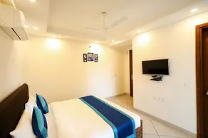 FabHotel La Paz Stay B&B - Quarto