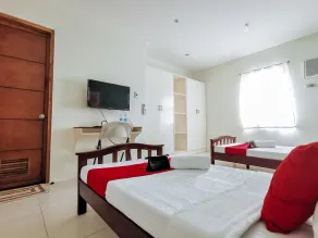 RedDoorz Plus near Bangko Sentral Ng Pilipinas Davao - Chambre
