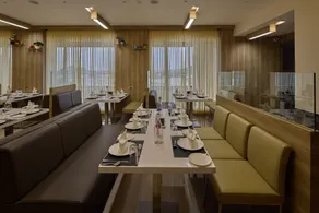 Grand Continent Hosur A Sarovar Portico Affiliate Hotel - Restaurant