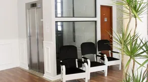 MOVA Hotel D'oeste - Localizado em frente a Praça Principal da Cidade, na área Central - Pé na Praça - Reception