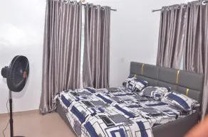 Luxurious 3-Bedroom Apartment in Alimosho, Lagos - Værelse