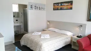 Le George Motel - Room