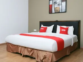 OYO 89915 East Mount Hotel - Habitación
