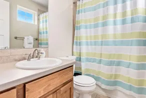 Contemporary Solar Powered Studio near Old Town! - Salle de bain