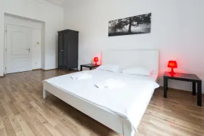 Royal Road Residence - Camera