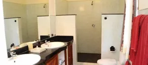 Crystal Bay Resort - Baño