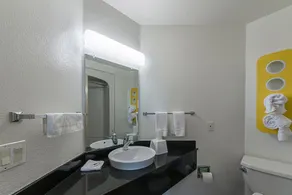 Motel 6-San Antonio, TX - Downtown - Alamo Dome - Salle de bain