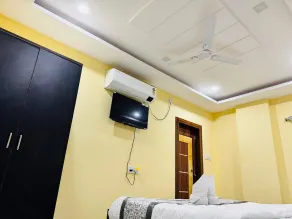 HOTEL HYDERABAD PULSE - Room
