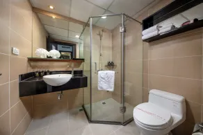 Classy Holiday Hotel & Spa - Bathroom