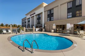 Hampton Inn Mebane - Pool