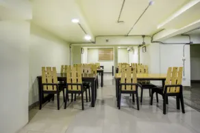 OYO 928 Leaf Hostel - Restaurant