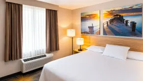 Magnolia Inn & Suites - Room
