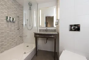 Hampton by Hilton Edinburgh West End - Baño