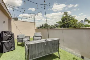 Houston Retreat With Fireplace & Balcony! - Interiör