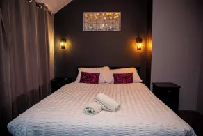 2BR Home in Manchester near Etihad Stadium with Parking - Room