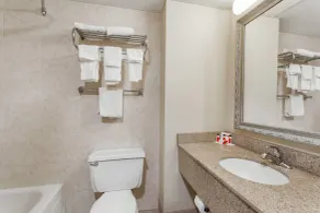 Ramada by Wyndham Newburgh/West Point - Chambre