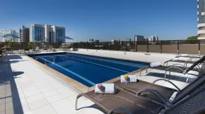Comfort Suites Brasília - Pool